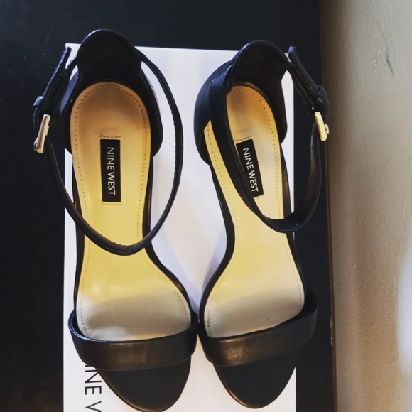 ☀ Nine West Pruce women's size 8.5 sandal - Picture 3 of 7